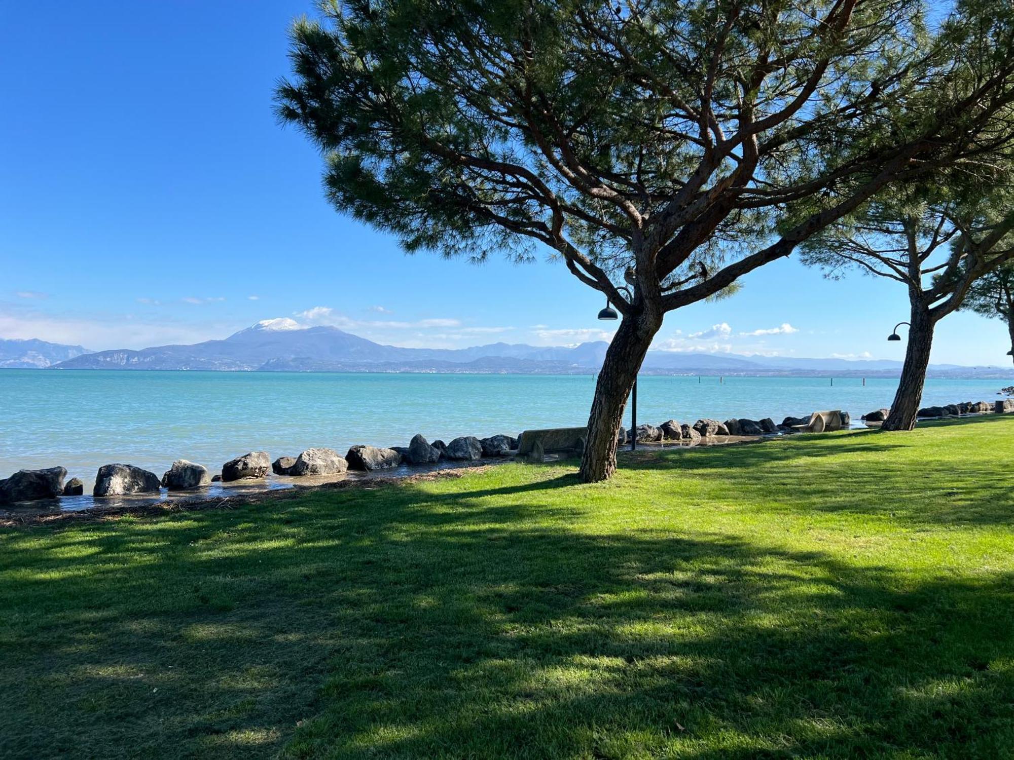 Apartamento La Vela Sirmione Exterior foto