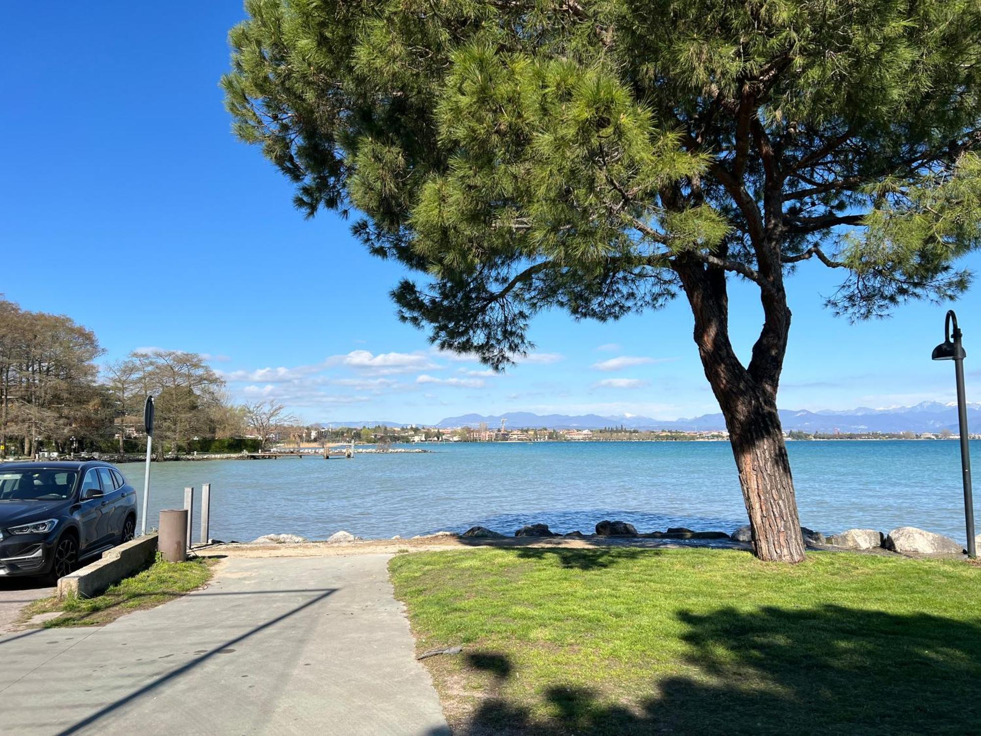 Apartamento La Vela Sirmione Exterior foto